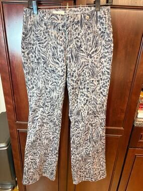 Pilcro Anthropologie Gray Leopard Print Bootcut Pants Size 26‎ Stretch